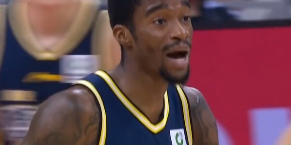 开云APP-CBA惨案！广东狂输上海40分，杜锋被钉耻辱柱，徐杰胡明轩16中1