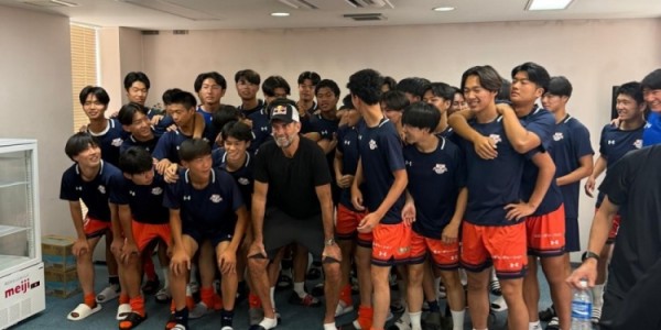 克洛普参加红牛俱乐部大宫松鼠活动，社媒晒照：感谢大家的欢迎