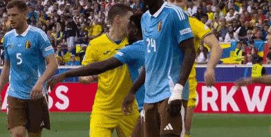 1719424197660049920.gif IMB_0FsK1i.gif